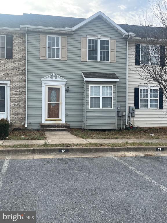 17 ELECTRA COURT