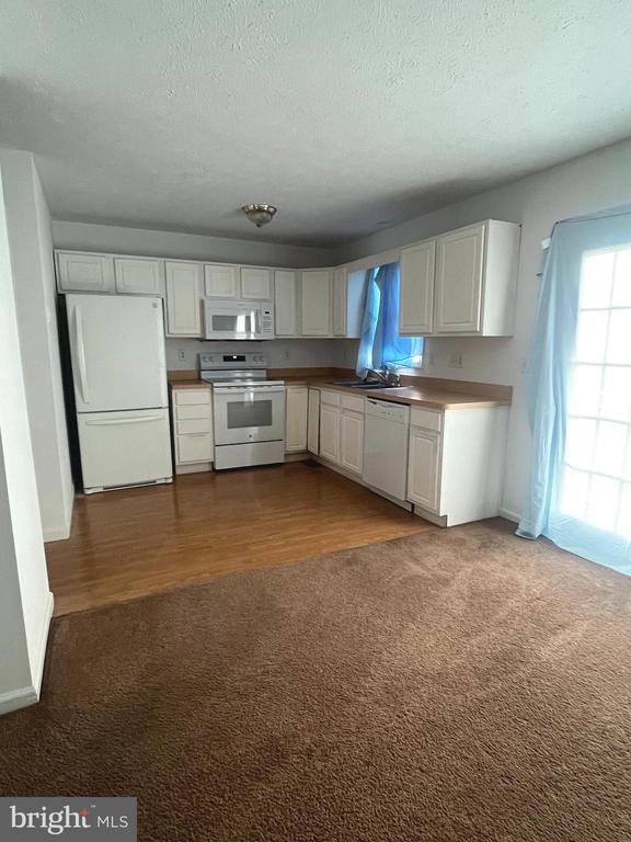 17 ELECTRA COURT