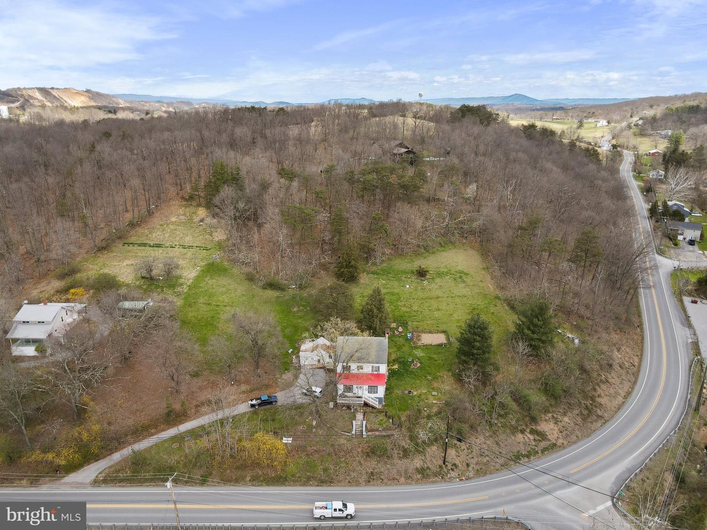 845 Martinsburg Rd