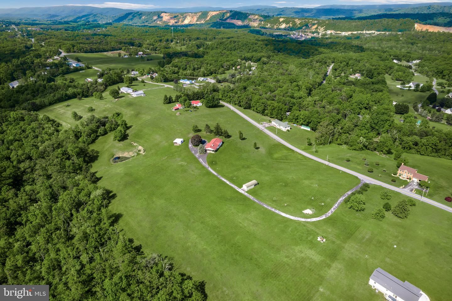 3040 Fairview Dr