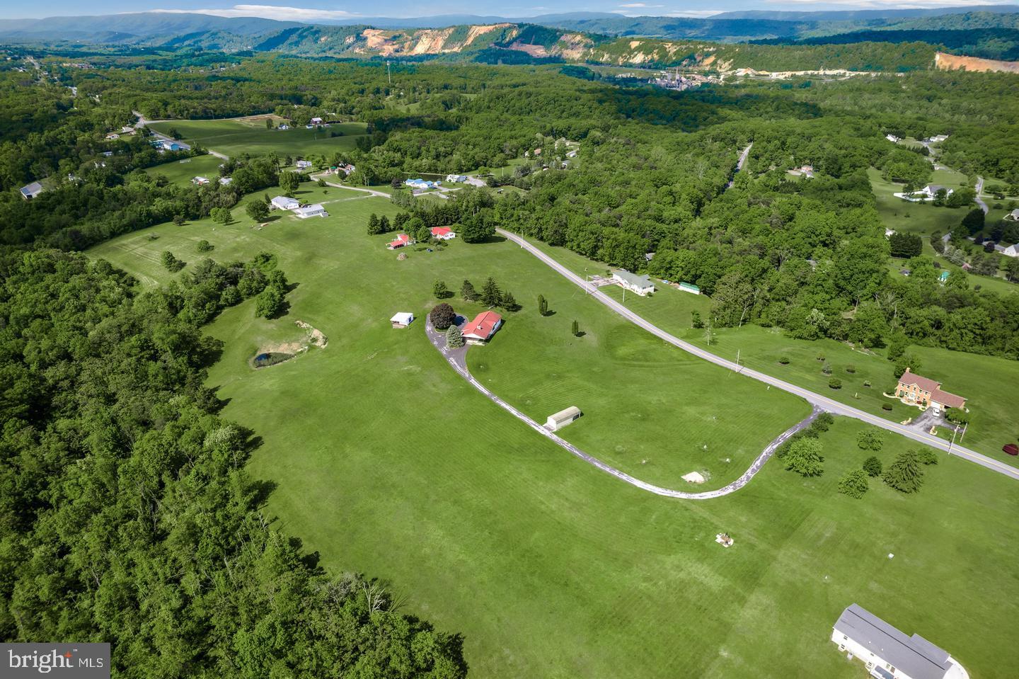 3040 Fairview Dr