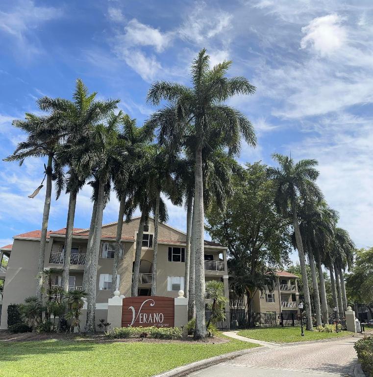 1780 Palm Cove Blvd Boulevard 202