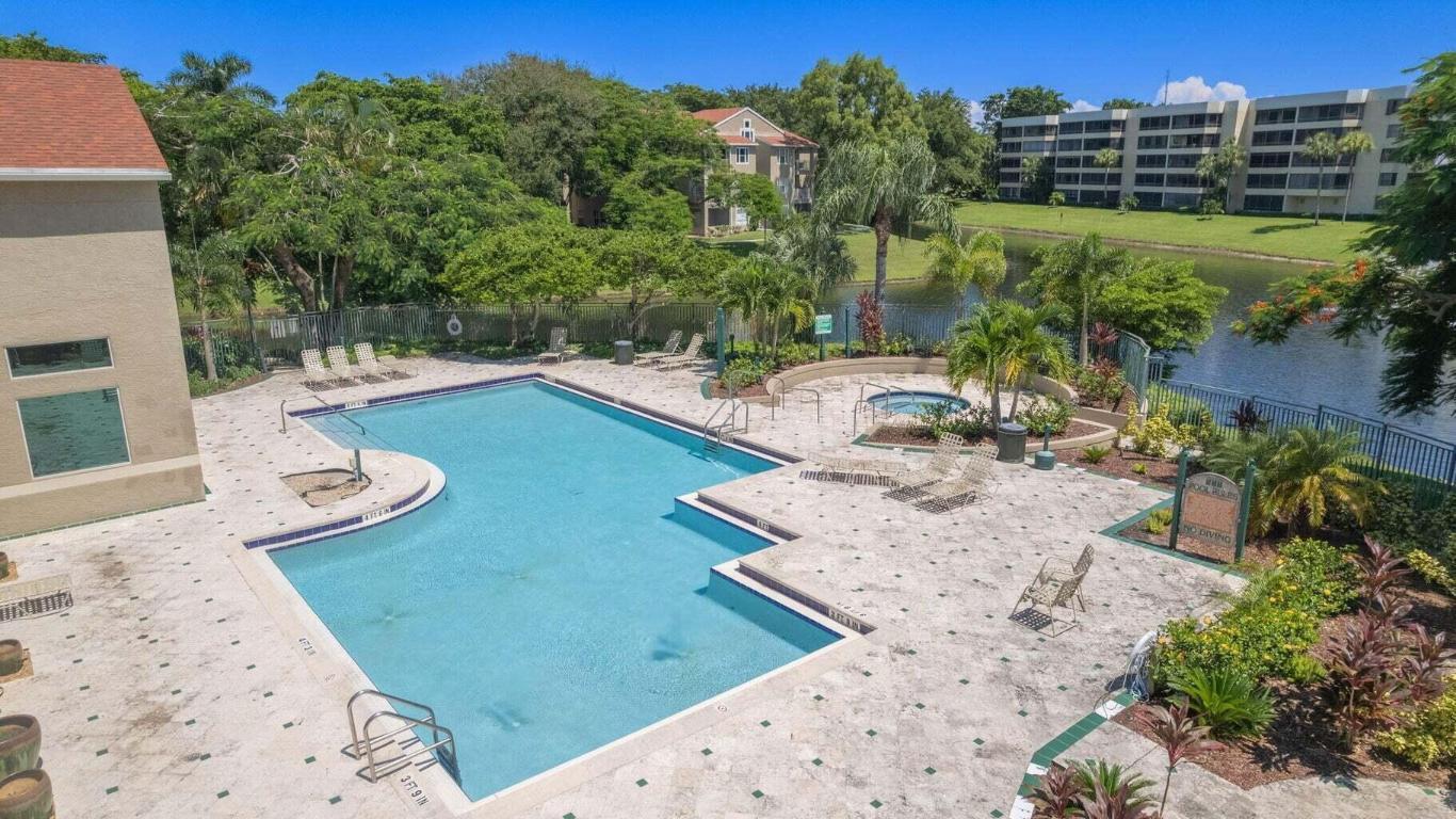 1780 Palm Cove Blvd Boulevard 202