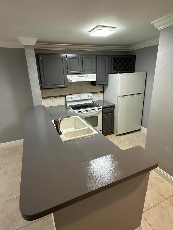 1780 Palm Cove Blvd Boulevard 202