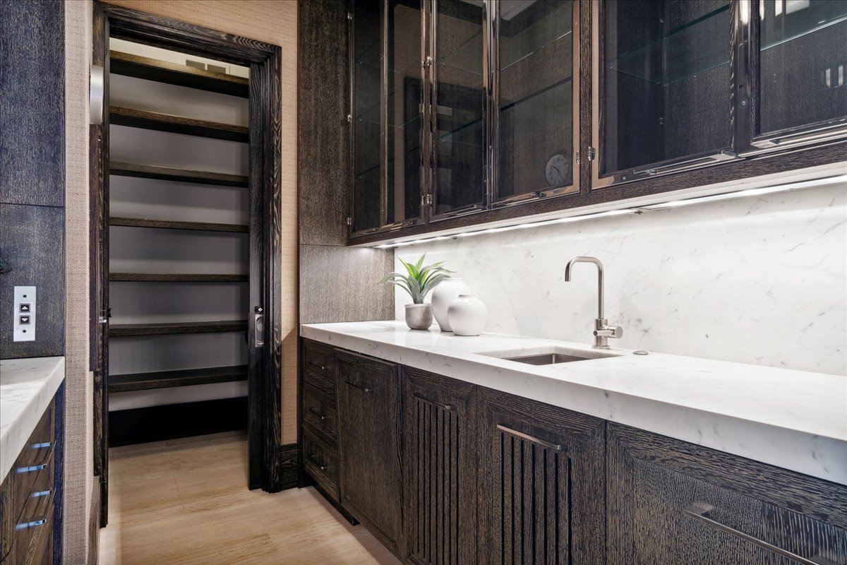 261 E Onwentsia Road