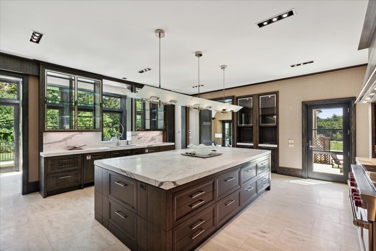 261 E Onwentsia Road