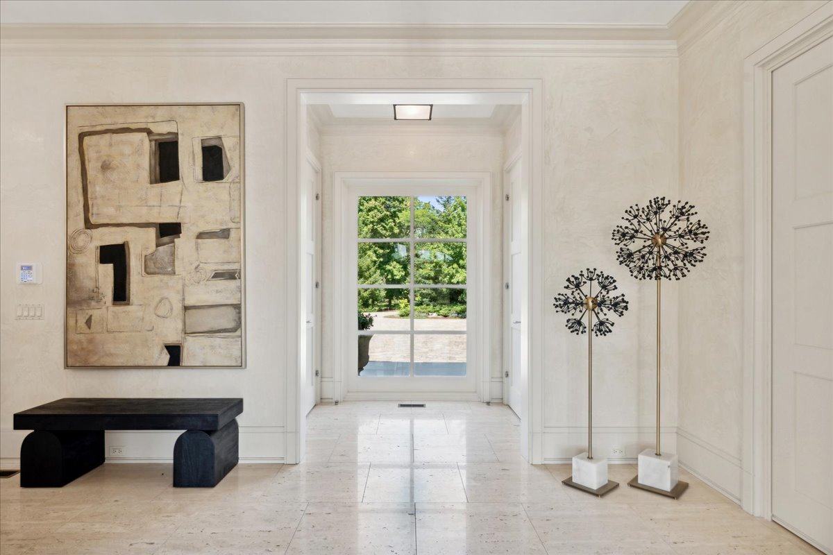 261 E Onwentsia Road