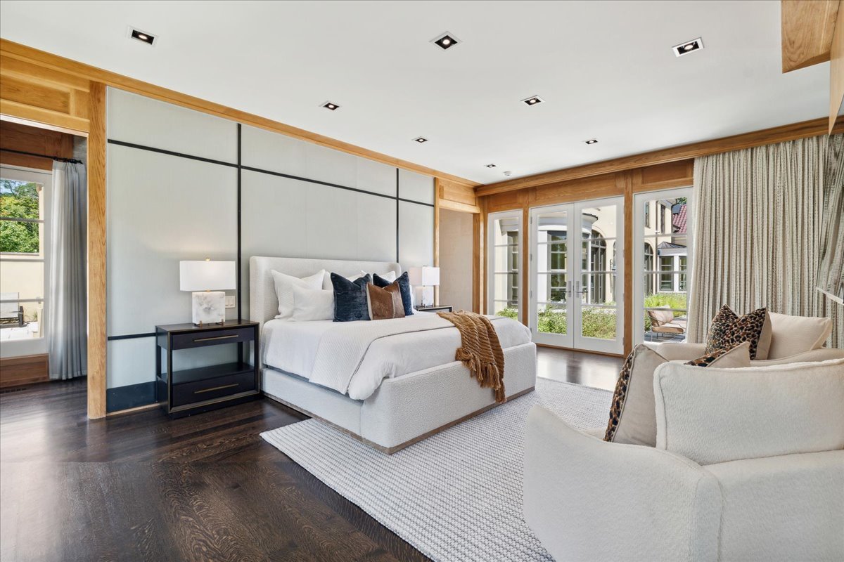 261 E Onwentsia Road