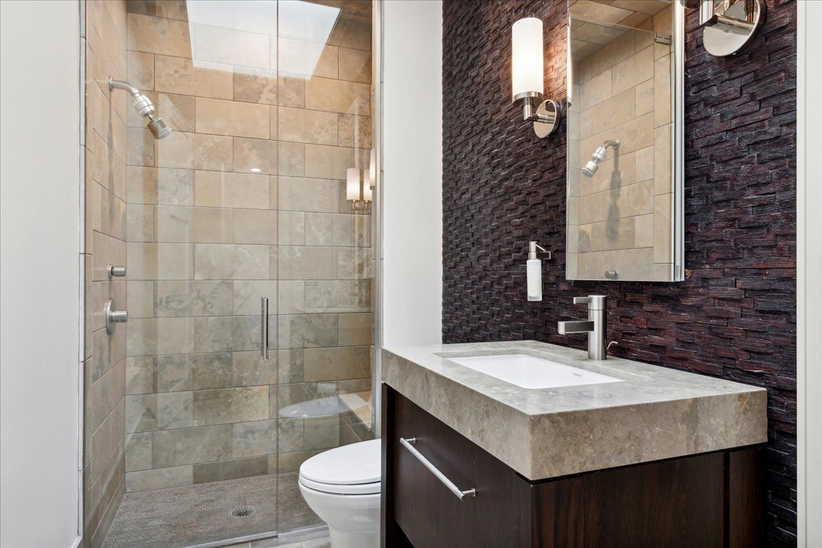 261 E Onwentsia Road