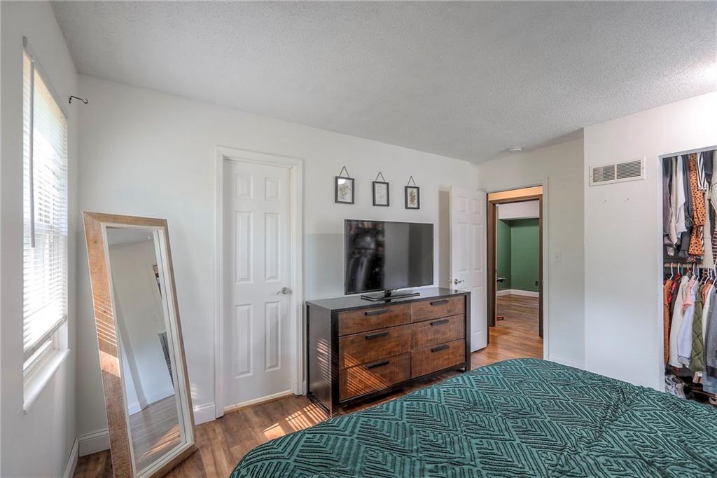 1108 NW Canterbury Road