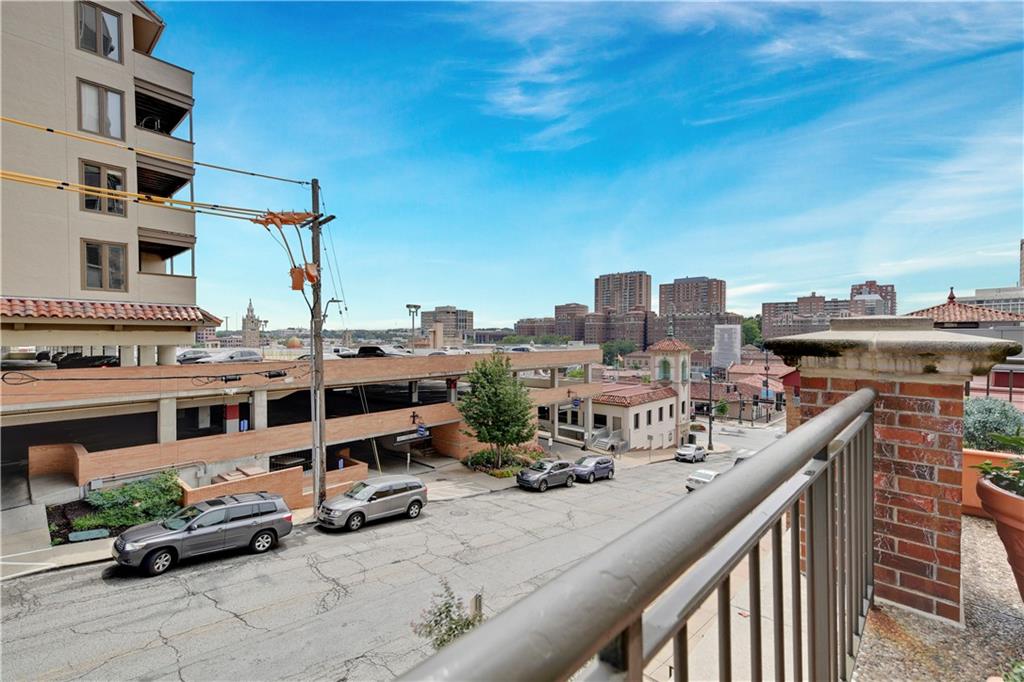 411 W 46th Terrace Unit: 202