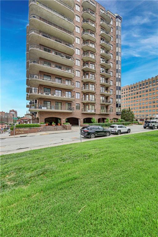 411 W 46th Terrace Unit: 202