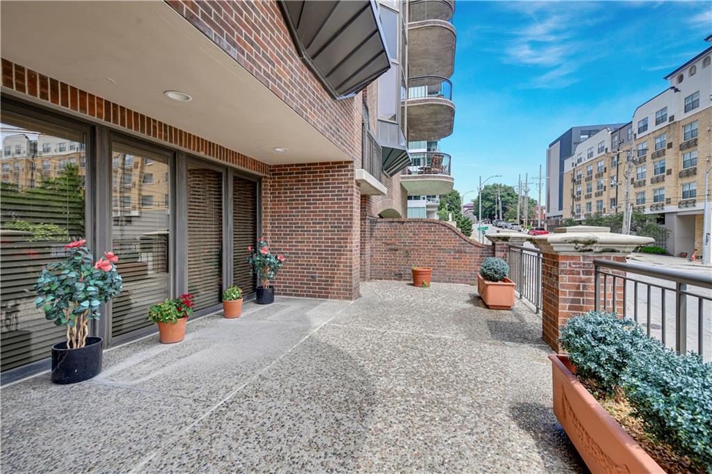 411 W 46th Terrace Unit: 202