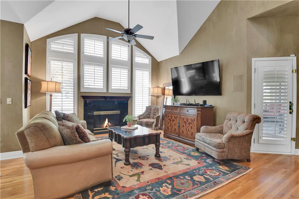 5817 W 147th Place