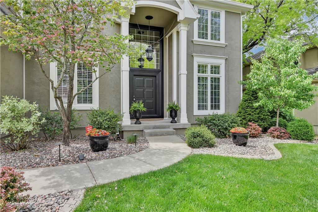 5817 W 147th Place