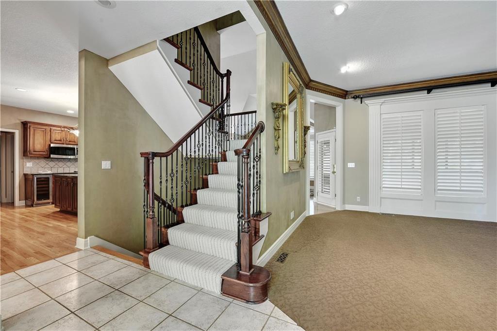 5817 W 147th Place
