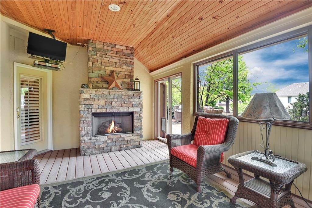 5817 W 147th Place