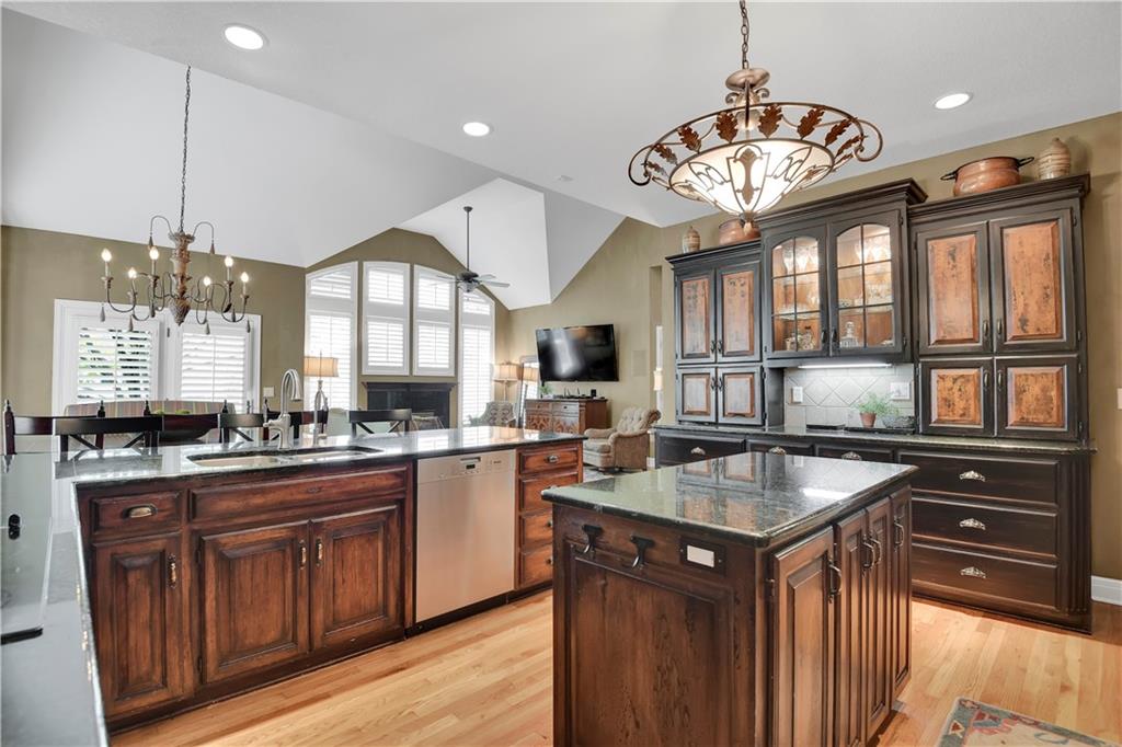 5817 W 147th Place