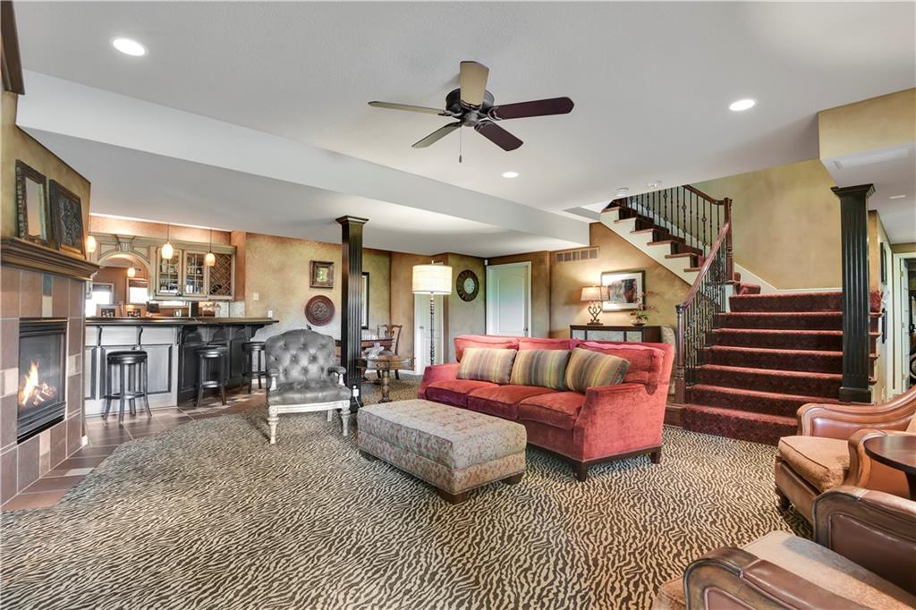 5817 W 147th Place