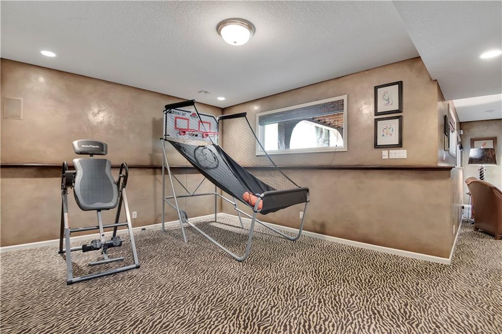 5817 W 147th Place