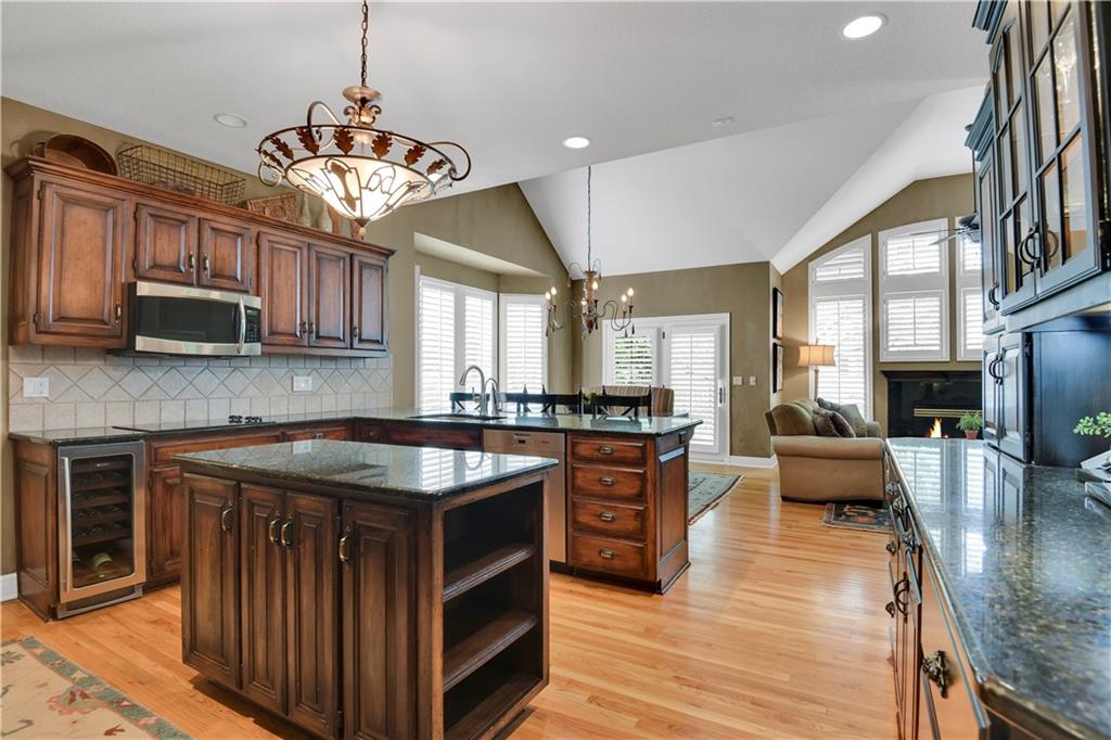 5817 W 147th Place
