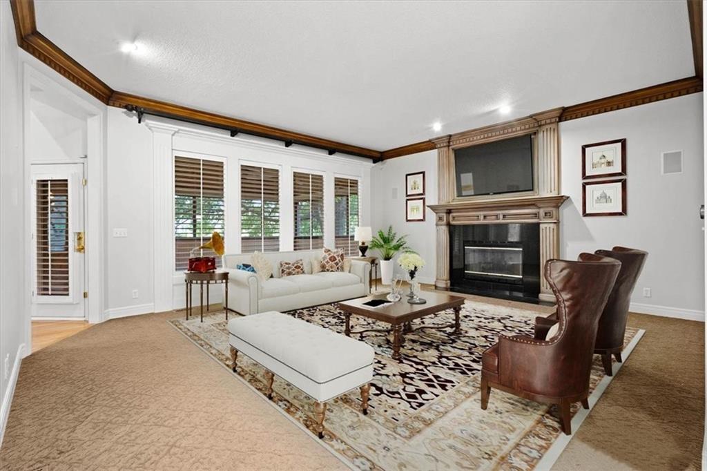 5817 W 147th Place