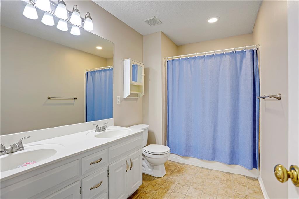 6715 W 148th Terrace