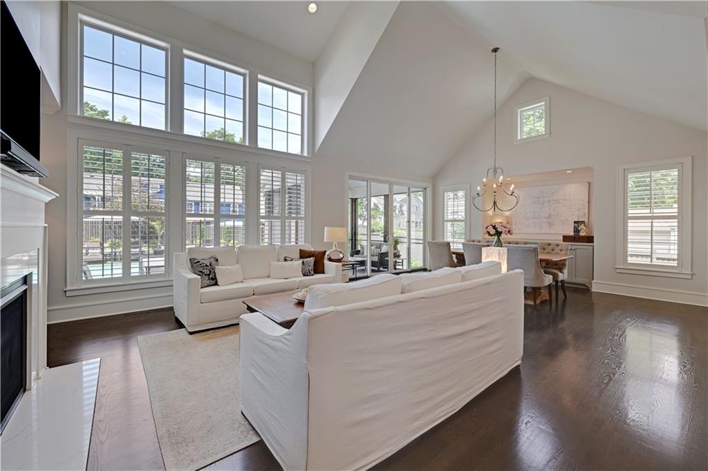 5004 W 70th Street