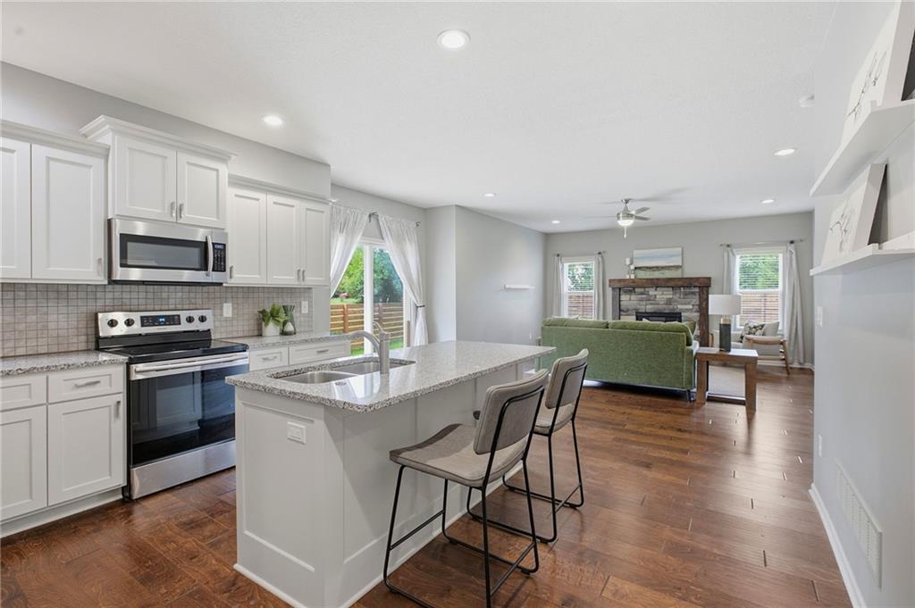 10906 W 115th Street