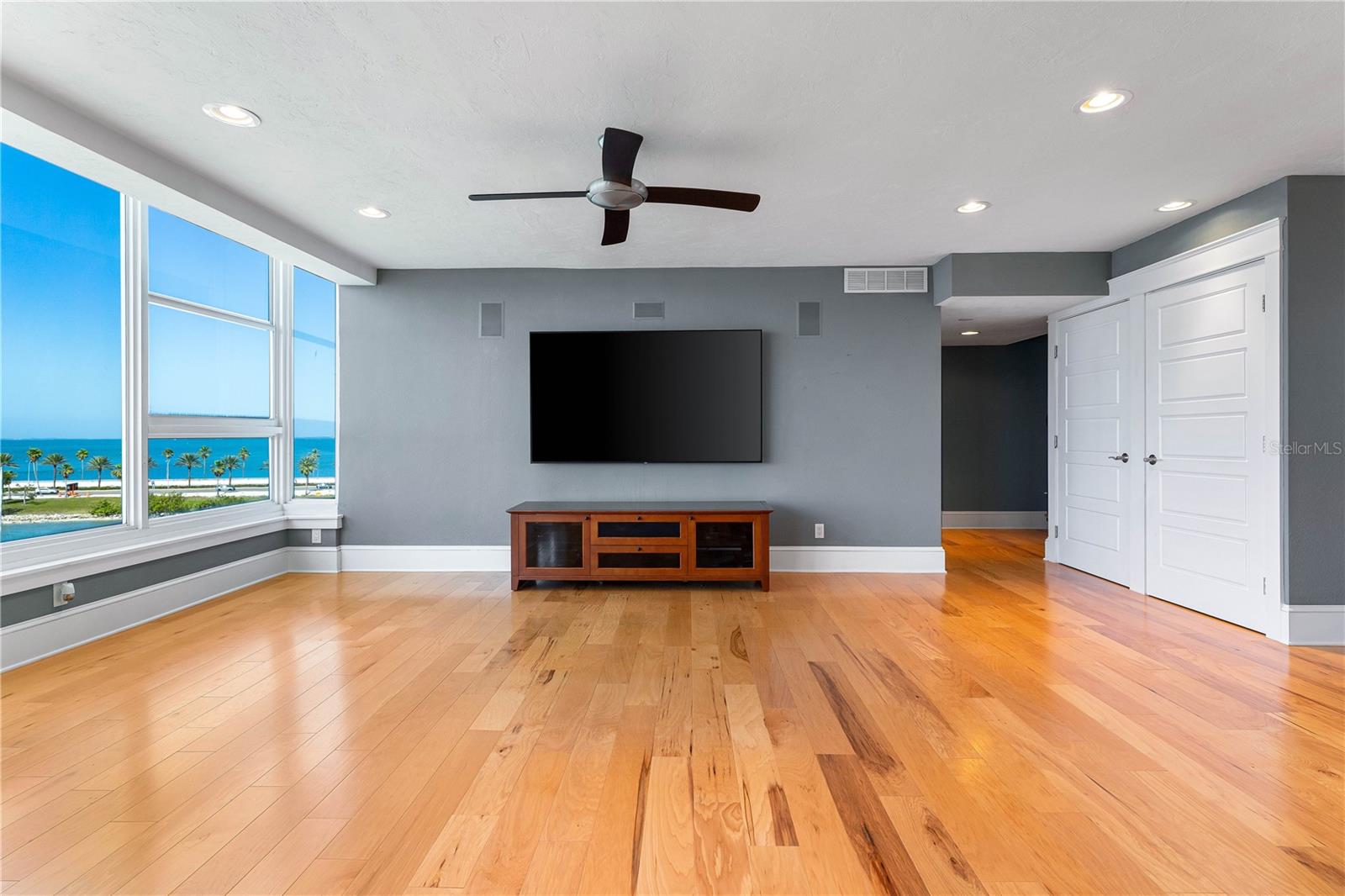 226 GOLDEN GATE PT #63