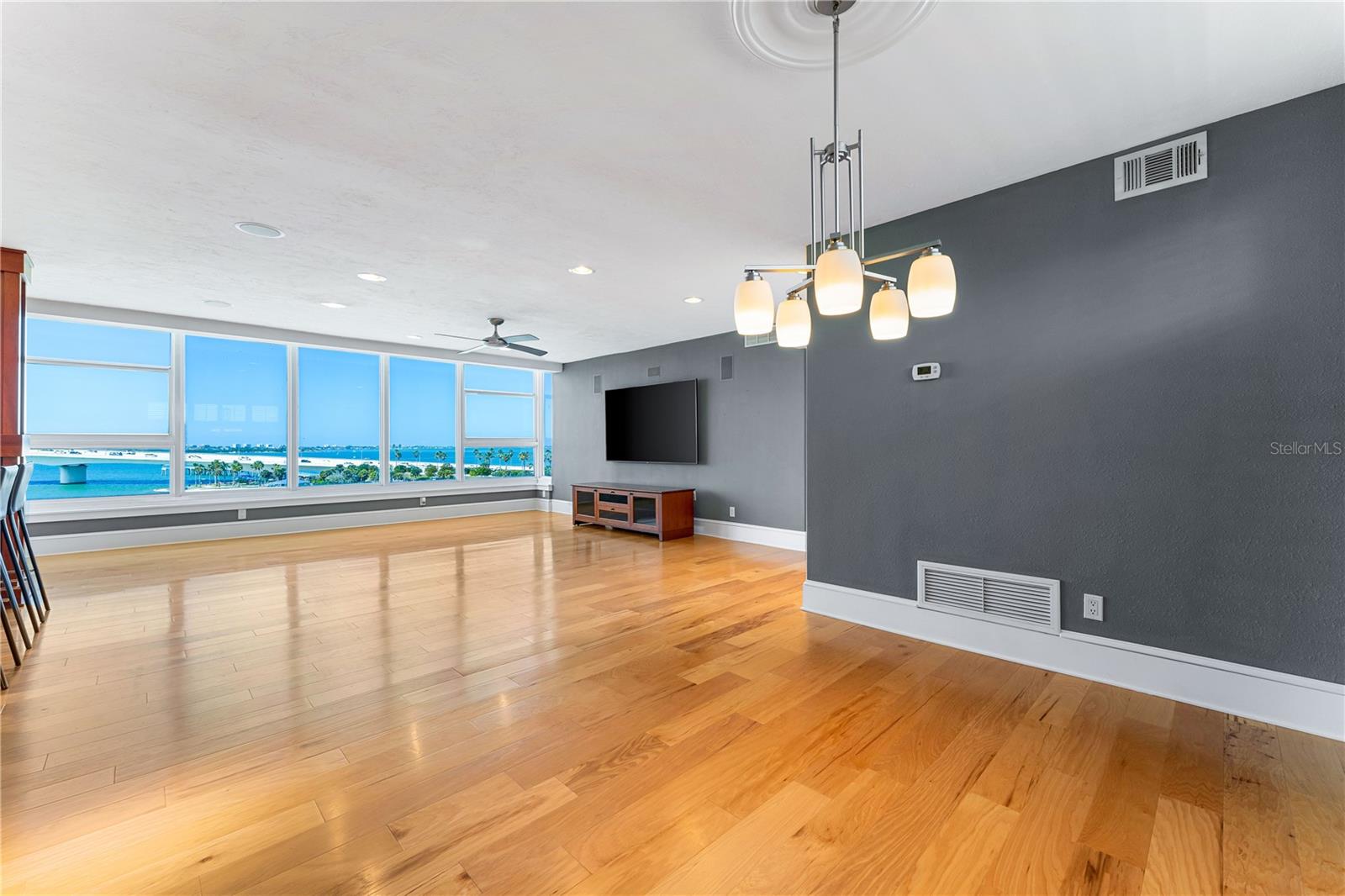 226 GOLDEN GATE PT #63