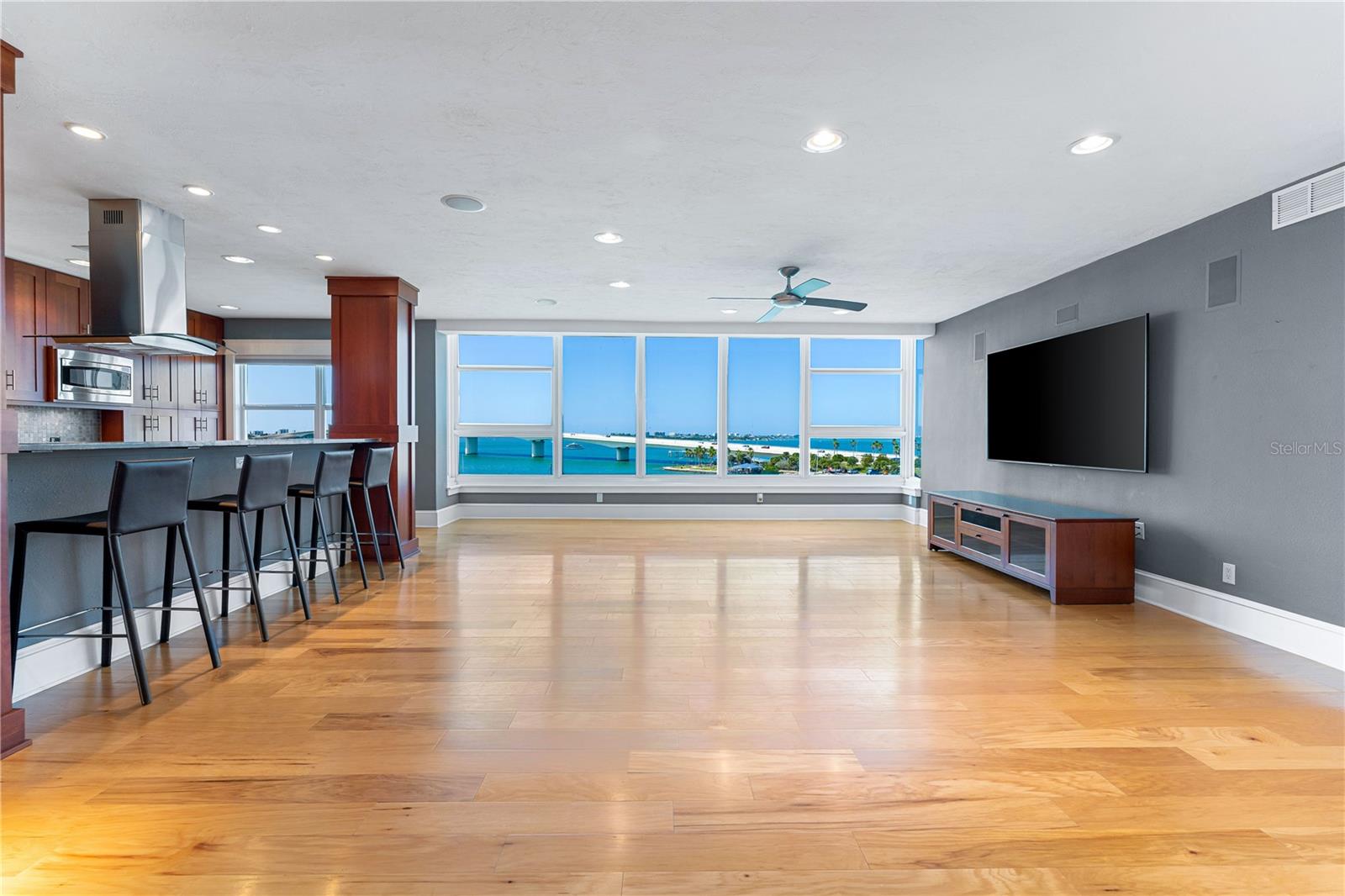 226 GOLDEN GATE PT #63
