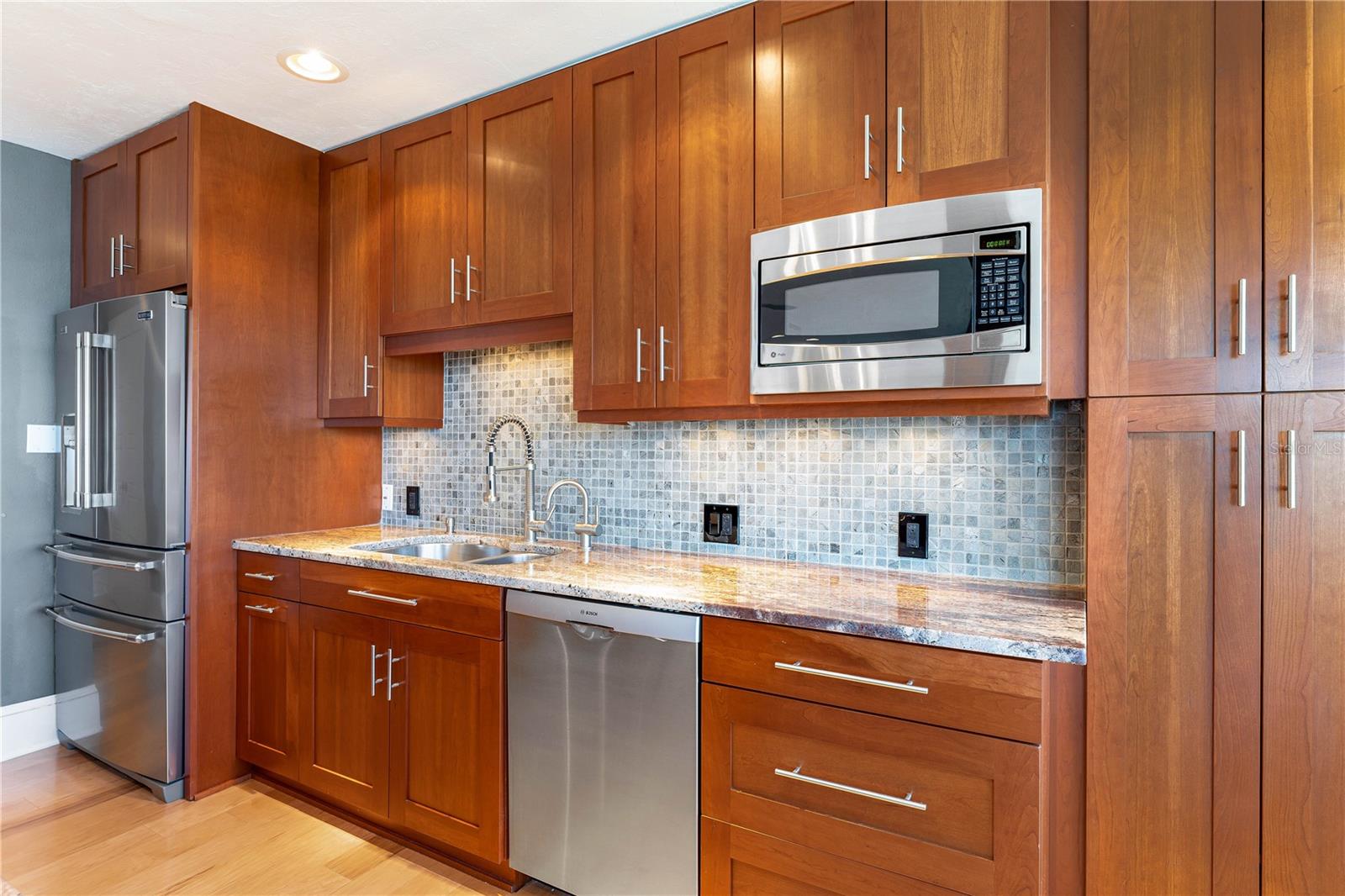 226 GOLDEN GATE PT #63