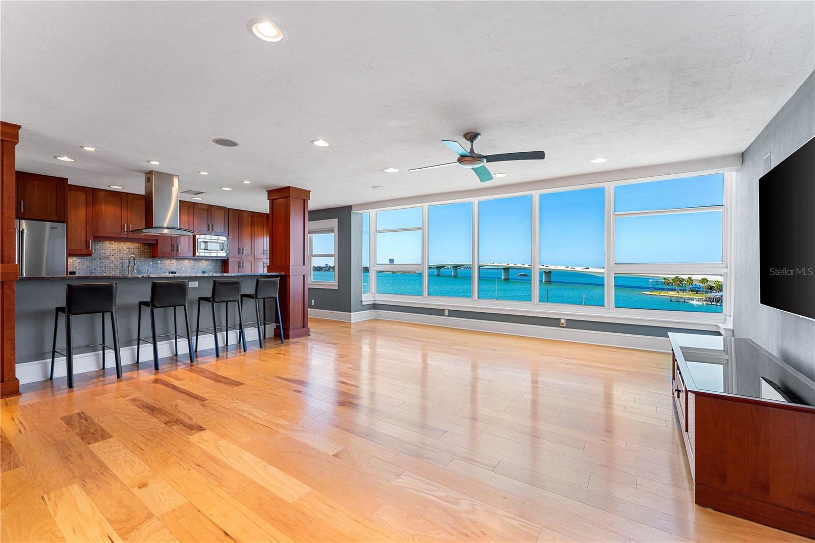 226 GOLDEN GATE PT #63