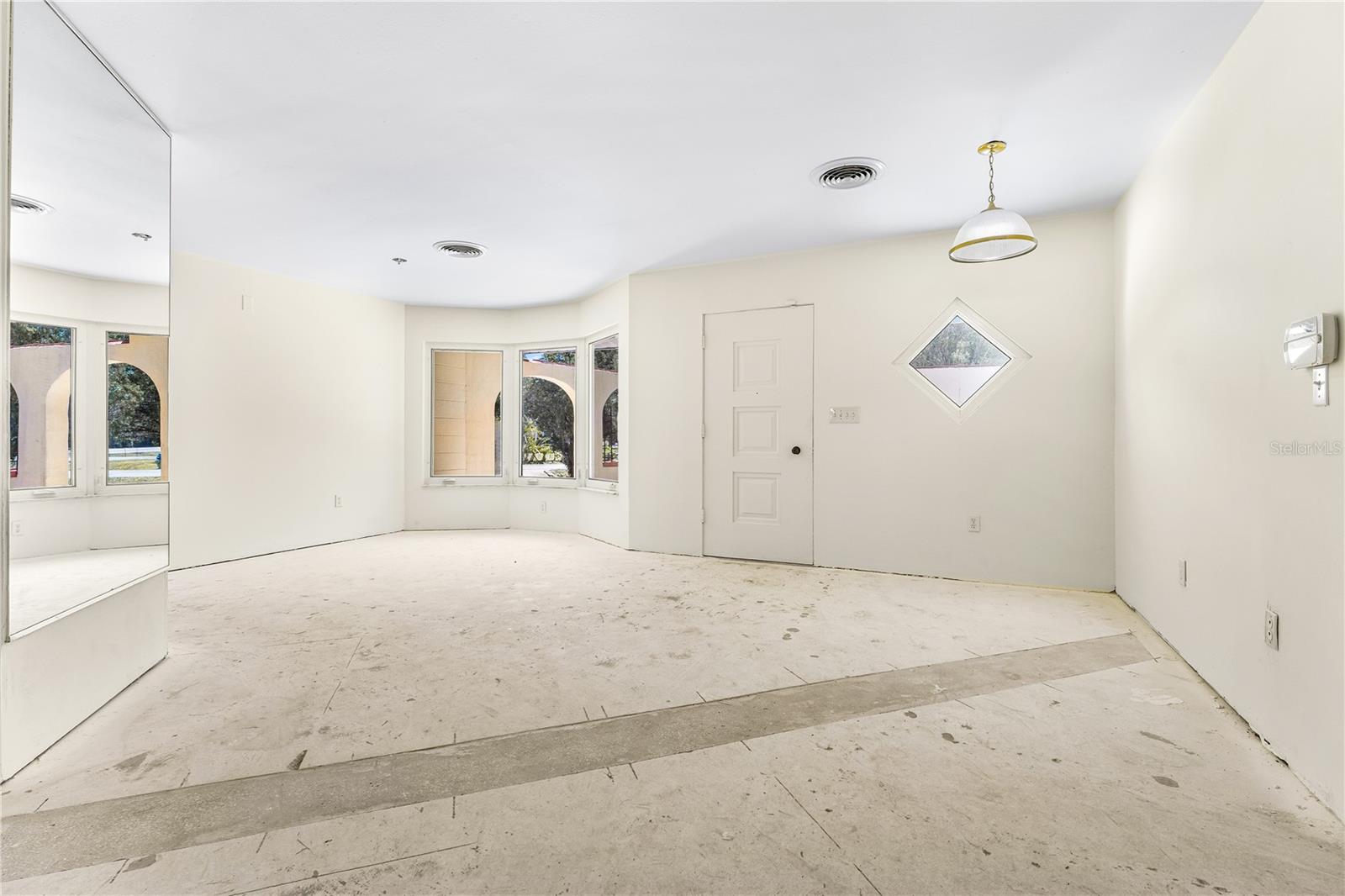 1009 WILLIS AVE