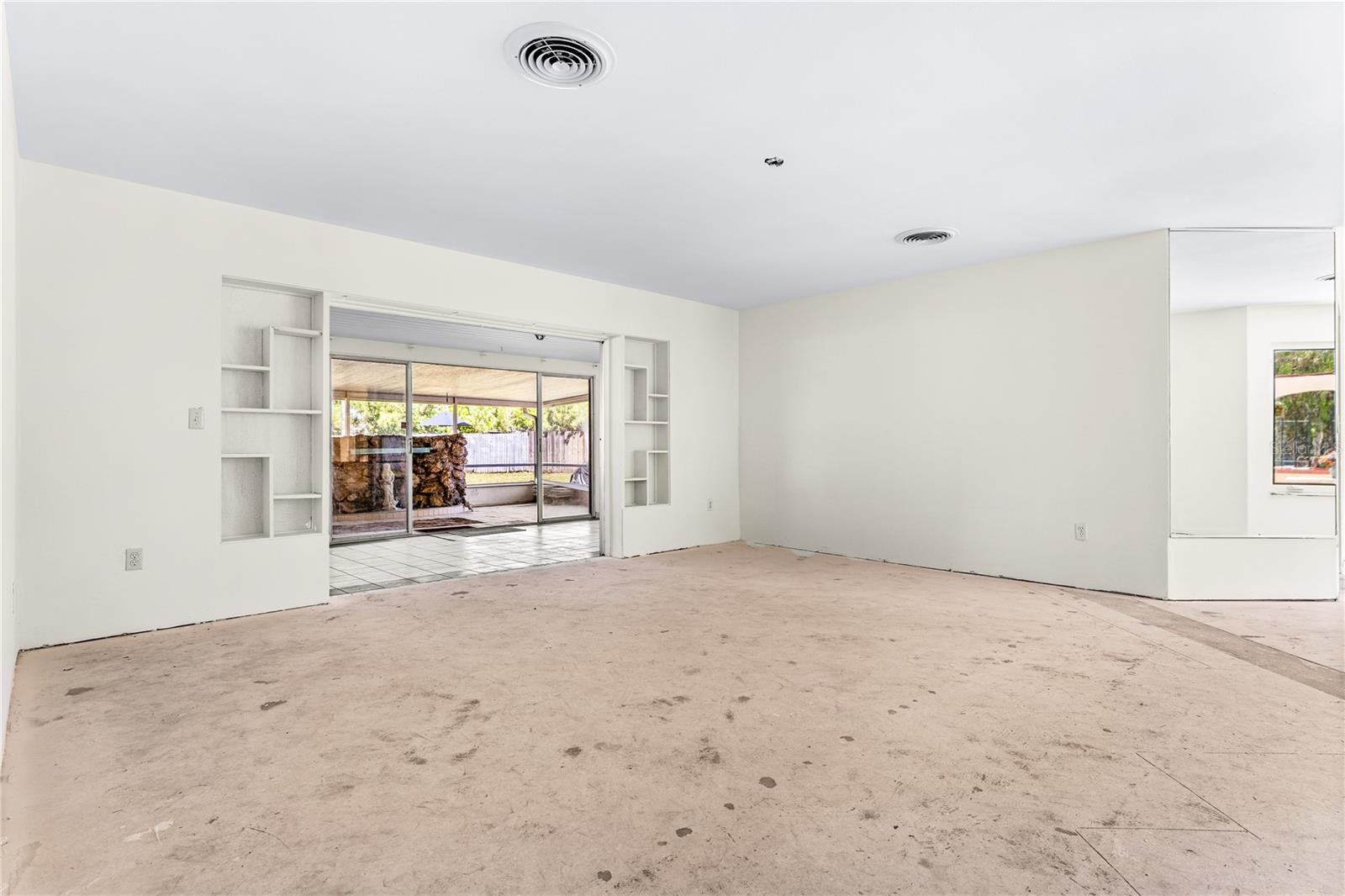 1009 WILLIS AVE