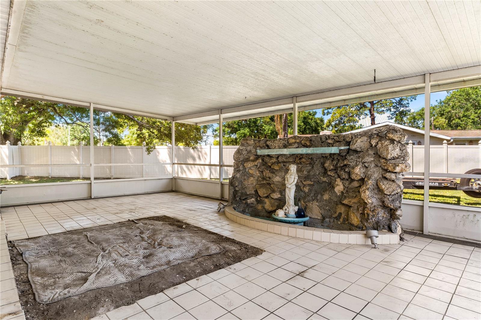 1009 WILLIS AVE