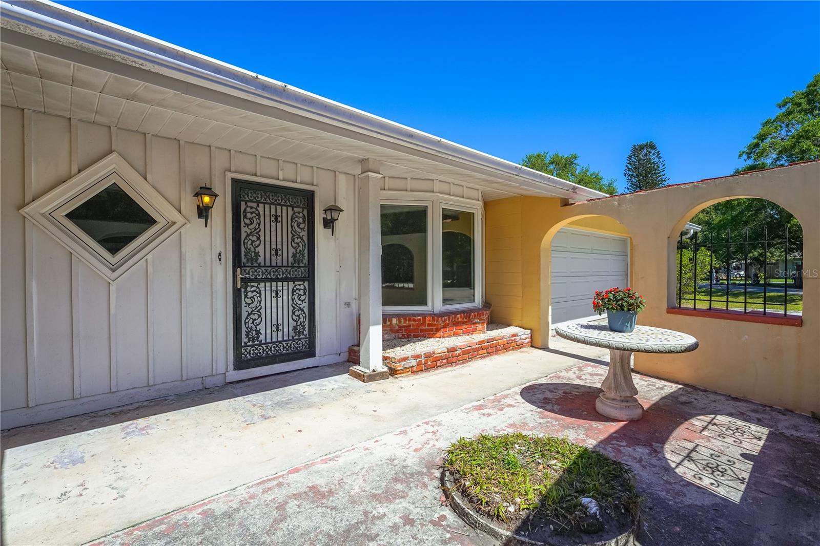 1009 WILLIS AVE