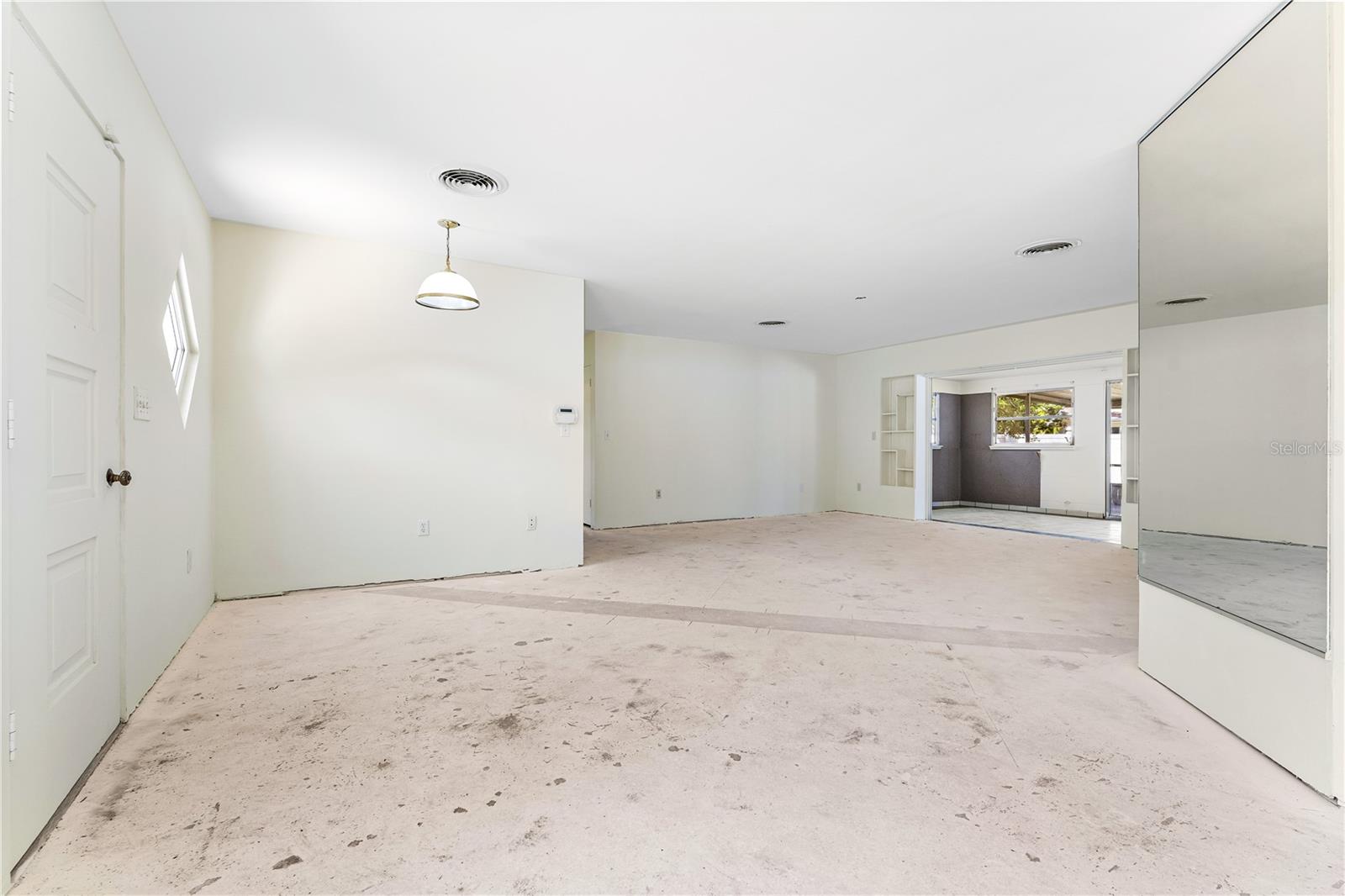 1009 WILLIS AVE