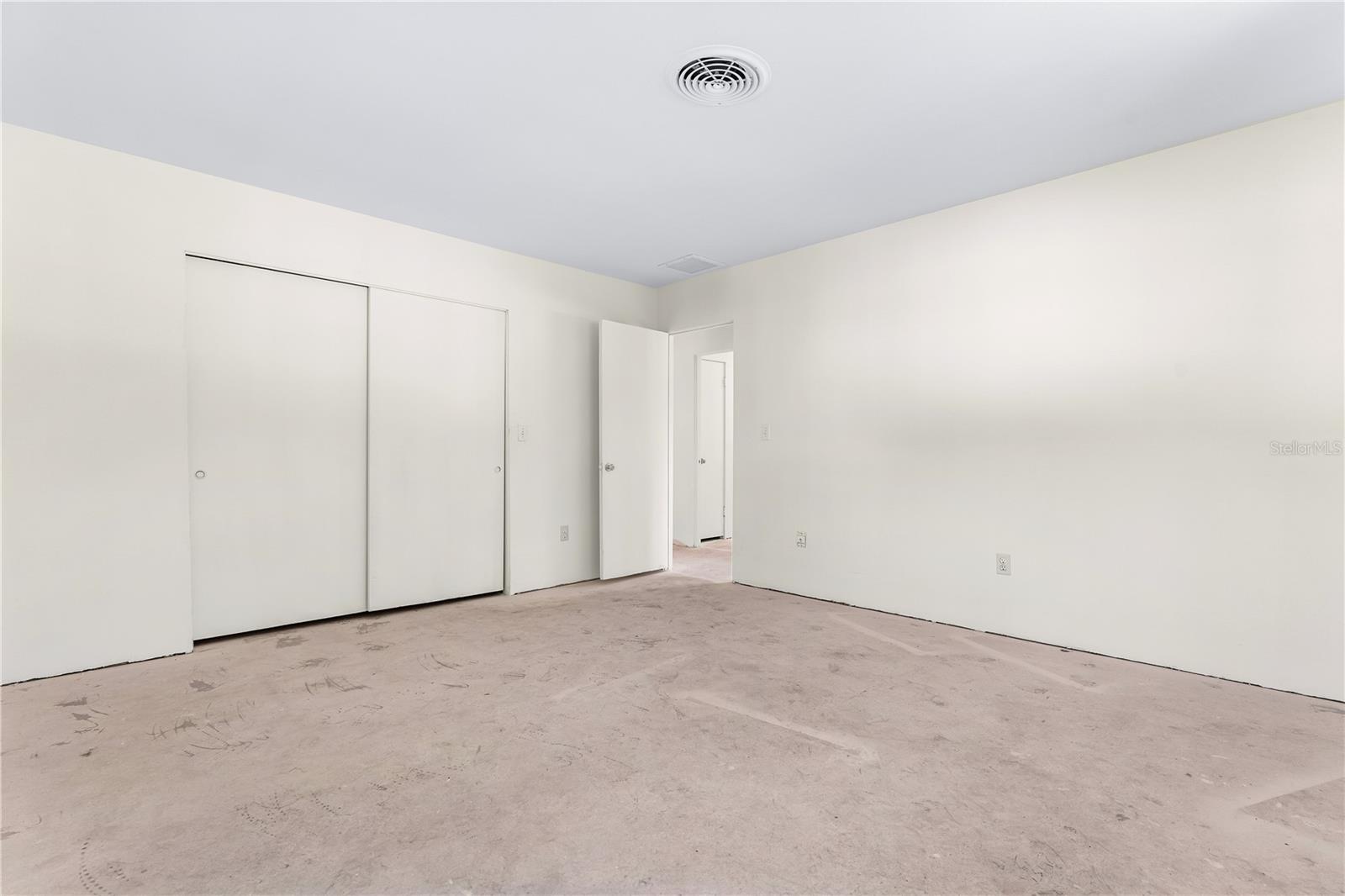 1009 WILLIS AVE