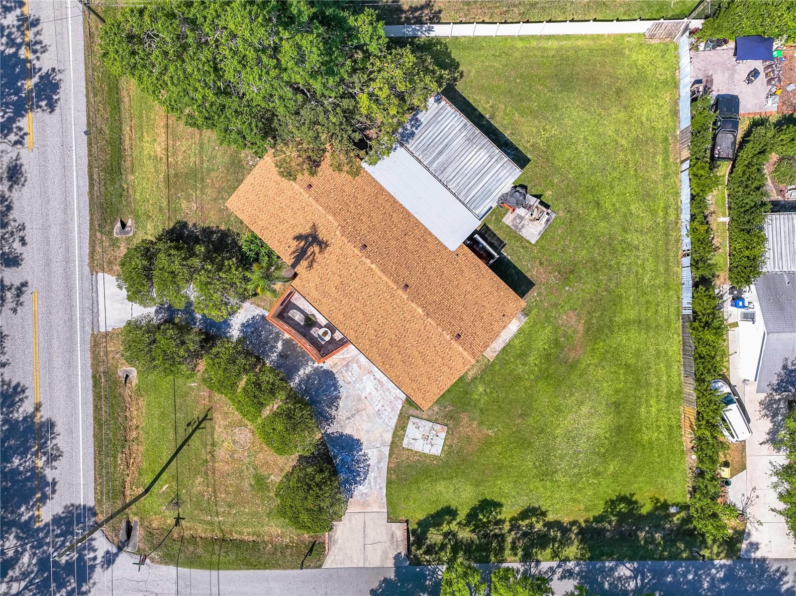 1009 WILLIS AVE