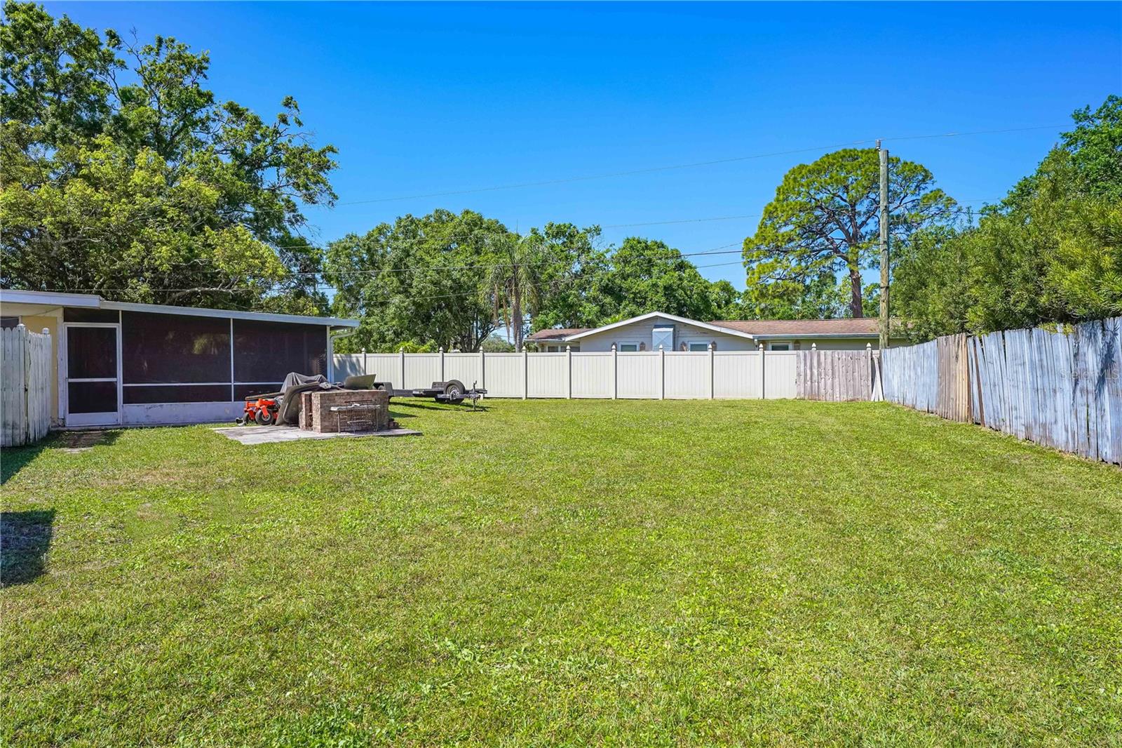 1009 WILLIS AVE