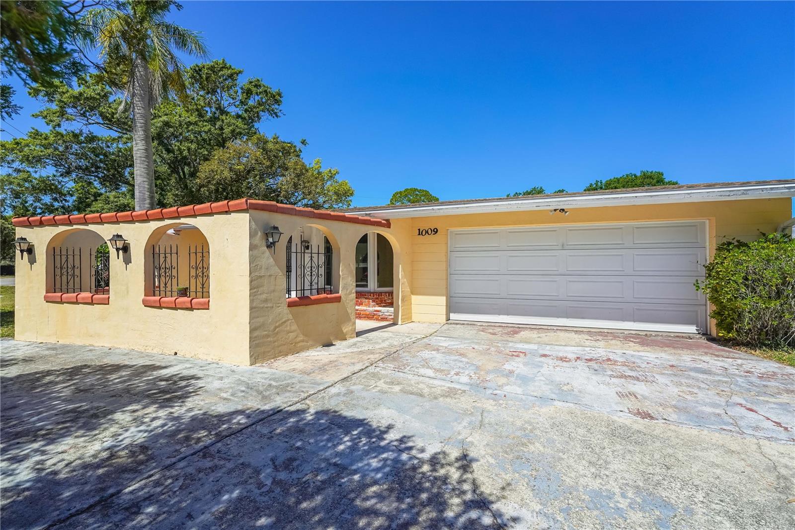 1009 WILLIS AVE
