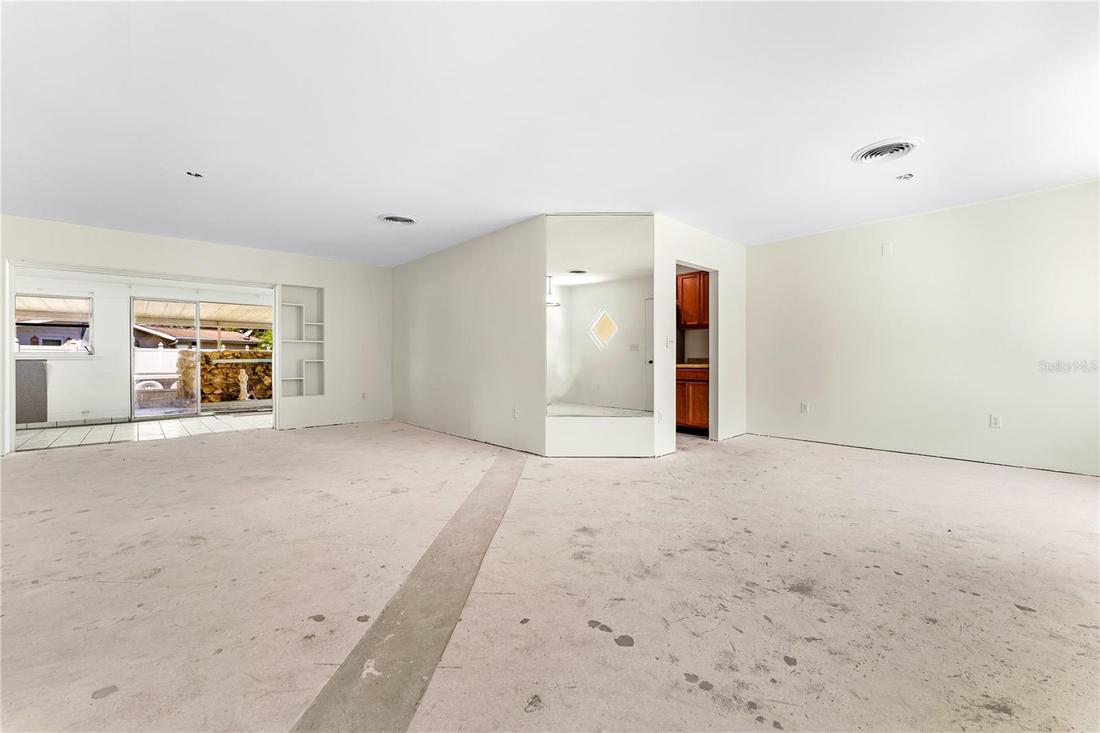 1009 WILLIS AVE