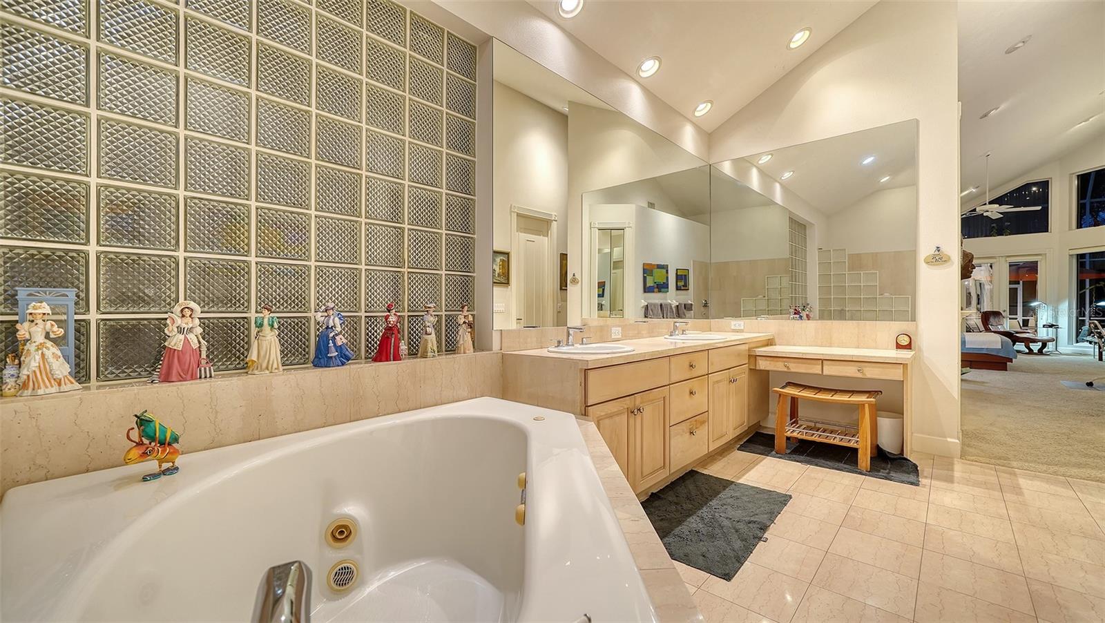 3518 FAIR OAKS LN