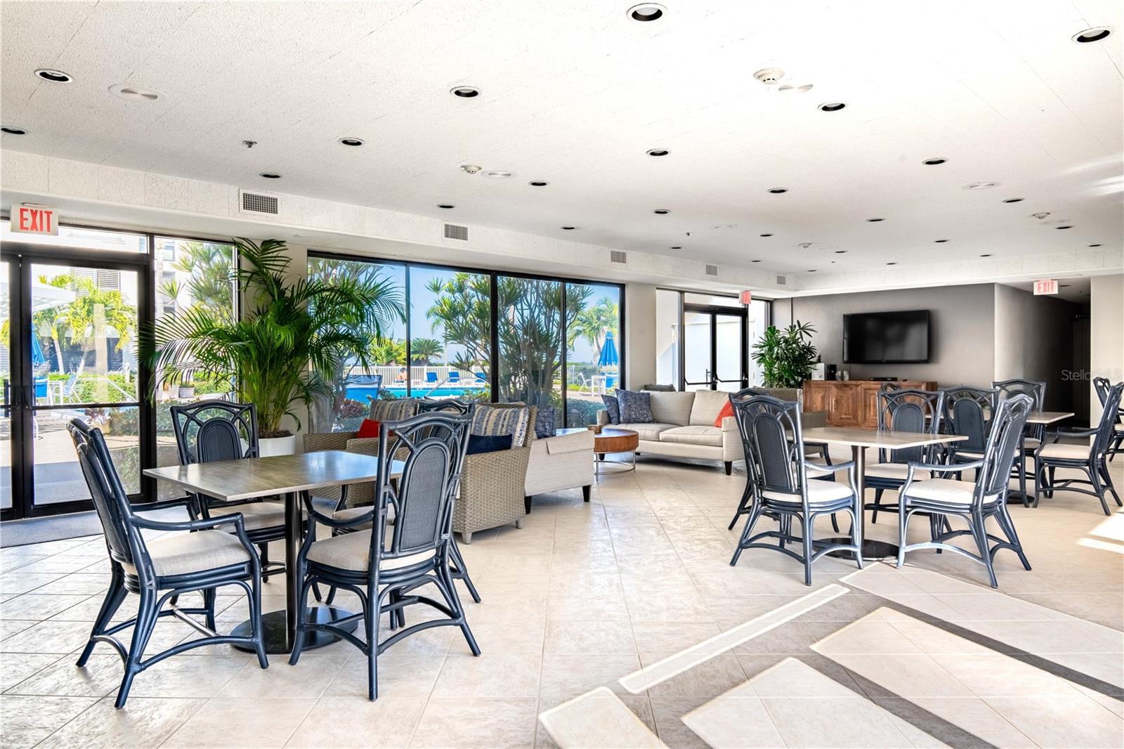 2020 HARBOURSIDE DR #412