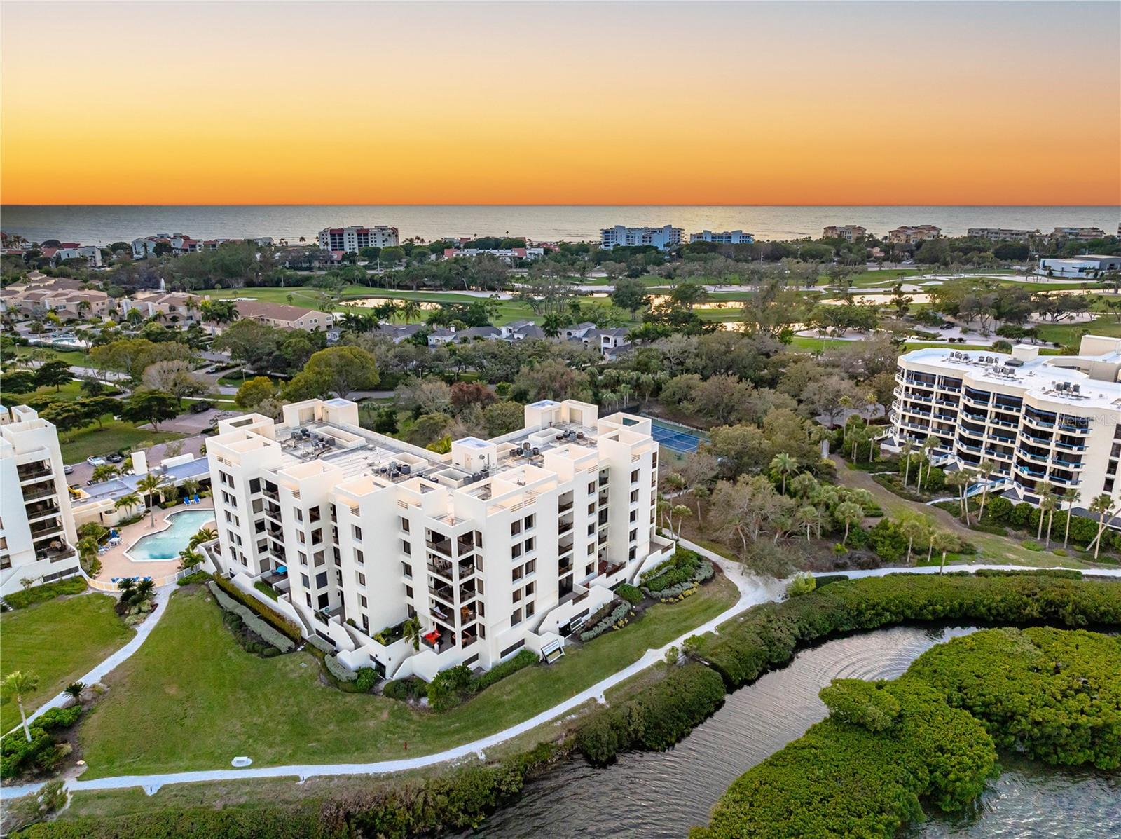 2020 HARBOURSIDE DR #412