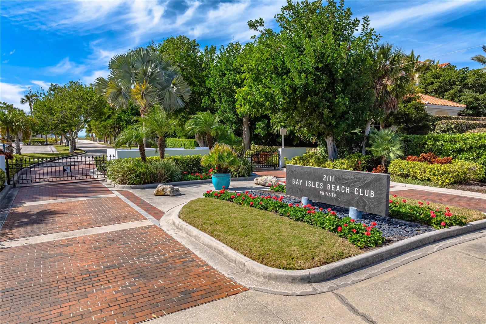 2020 HARBOURSIDE DR #412