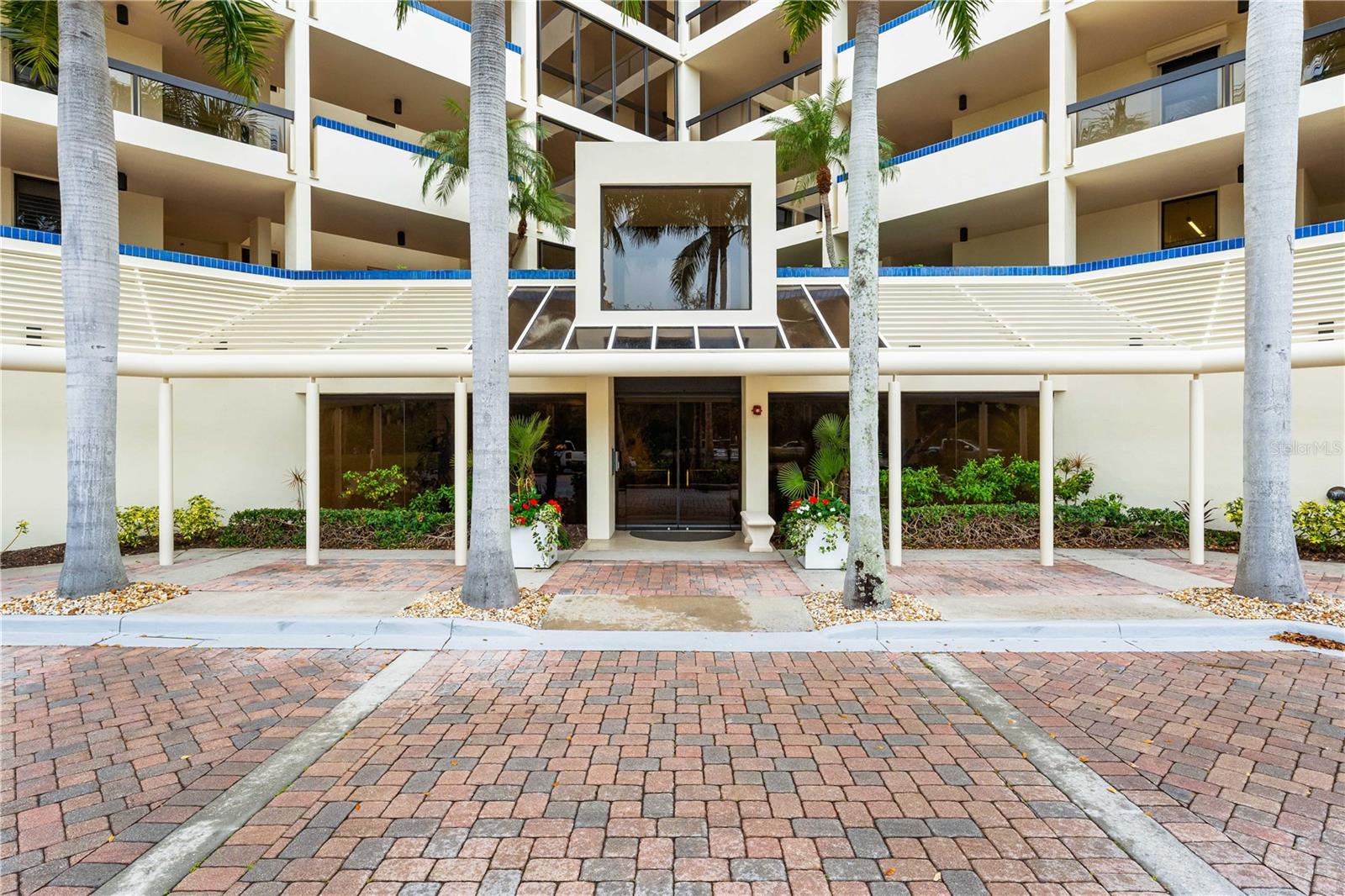 2020 HARBOURSIDE DR #412