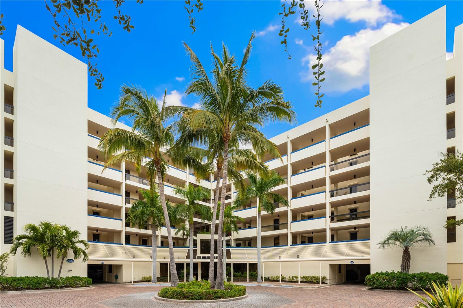 2020 HARBOURSIDE DR #412